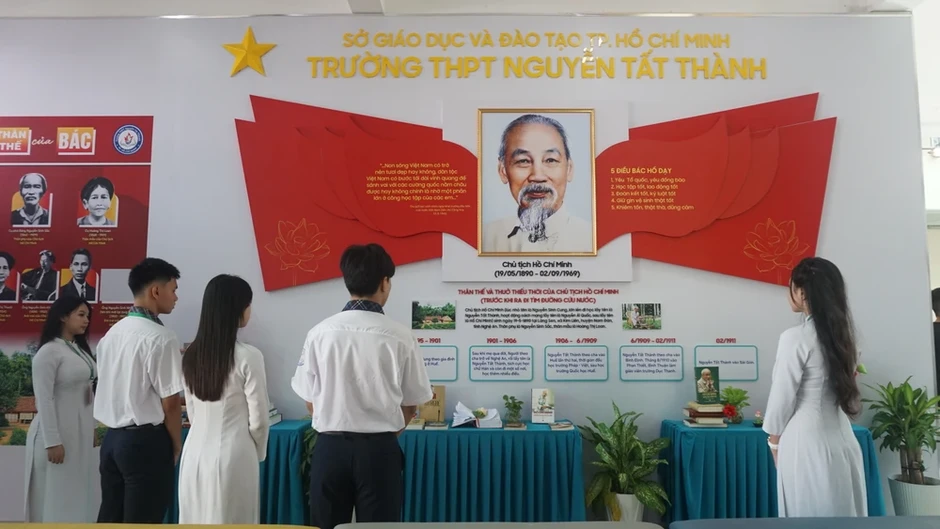 Nam sinh lớp 10 hoá thân người thanh niên Nguyễn Tất Thành gây ấn tượng