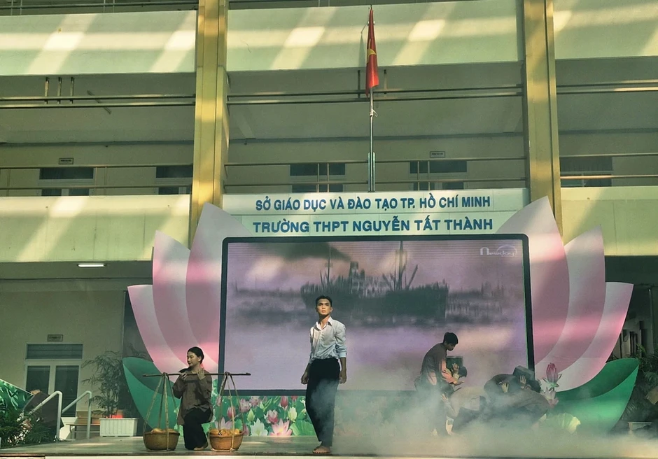 Nam sinh lớp 10 hoá thân người thanh niên Nguyễn Tất Thành gây ấn tượng