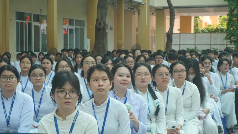 Nam sinh lớp 10 hoá thân người thanh niên Nguyễn Tất Thành gây ấn tượng