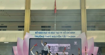 Nam sinh lớp 10 hoá thân người thanh niên Nguyễn Tất Thành gây ấn tượng