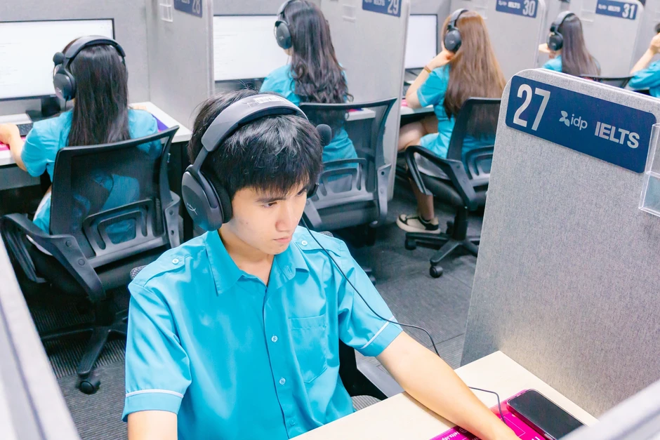 Nam sinh lớp 12 chia sẻ bí quyết đạt IELTS 8.5 ngay lần thi đầu tiên Nam sinh lớp 12 chia sẻ bí quyết đạt IELTS 8.5 ngay lần thi đầu tiên