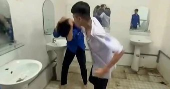 Nam sinh lớp 12 ở Lâm Đồng bị bạn học đánh gãy xương cánh mũi