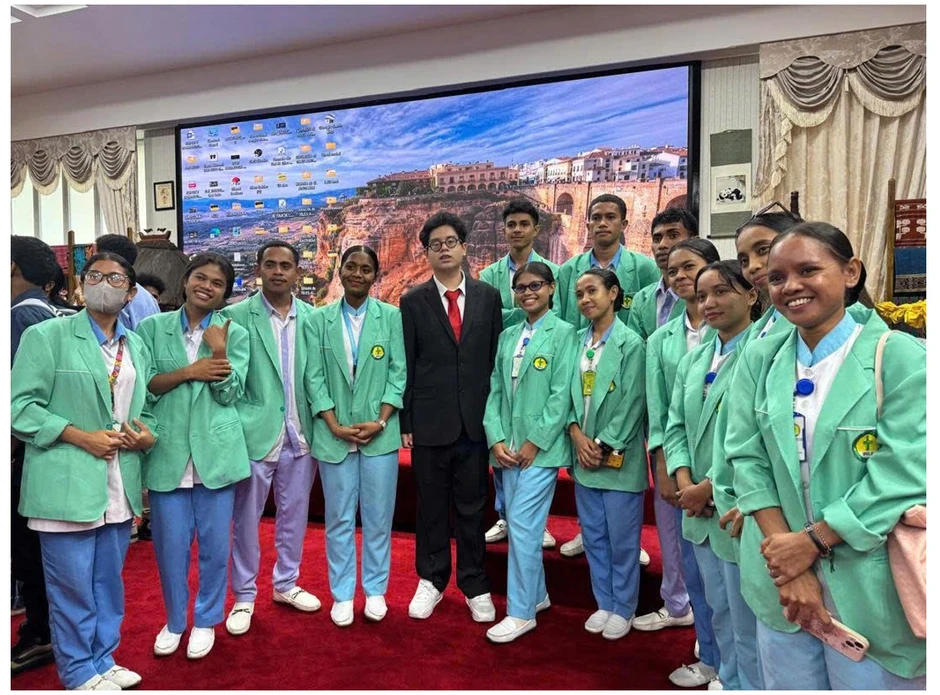 Nam sinh lớp 9 có bài diễn thuyết từ lời mời trực tiếp của Tổng thống Timor-Leste Nam sinh lớp 9 có bài diễn thuyết từ lời mời trực tiếp của Tổng thống Timor-Leste