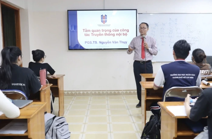 Nâng chuẩn giảng viên đại học: Tránh chạy theo học vị Nâng chuẩn giảng viên đại học: Tránh chạy theo học vị