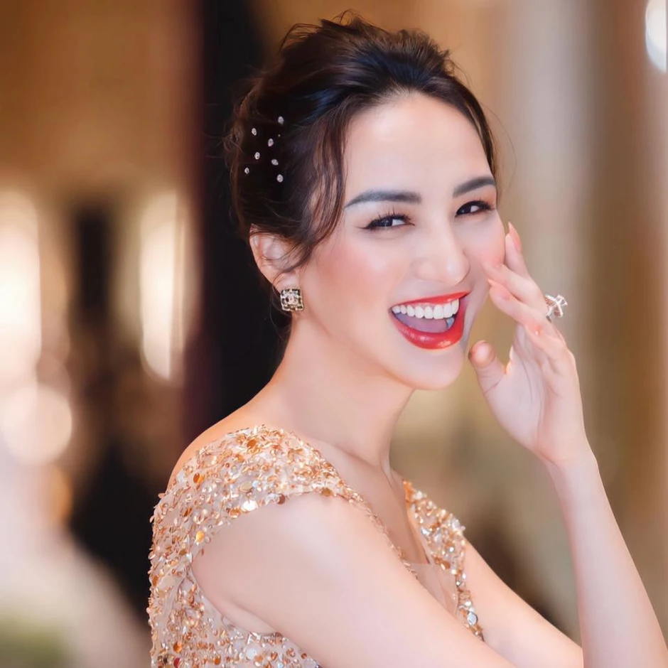 Nàng hậu Việt "kỳ lạ" 14 năm mới có người kế vị: Đã học hành xịn còn dạy con miễn chê! Nàng hậu Việt "kỳ lạ" 14 năm mới có người kế vị: Đã học hành xịn còn dạy con miễn chê!