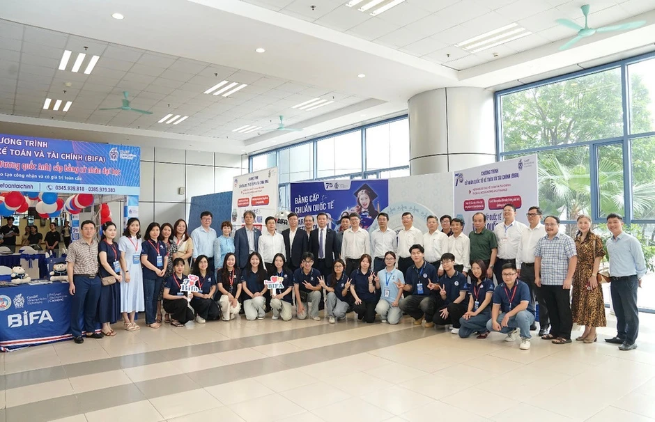 NEU Open Day 2026 giải đáp thắc mắc về tuyển sinh, ngành học và cơ hội nghề nghiệp NEU Open Day 2026 giải đáp thắc mắc về tuyển sinh, ngành học và cơ hội nghề nghiệp