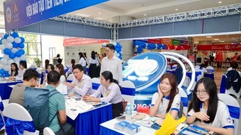 NEU Open Day 2026 giải đáp thắc mắc về tuyển sinh, ngành học và cơ hội nghề nghiệp