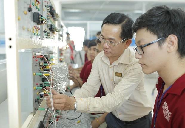Ngành học không thể bị AI thay thế nhưng điểm chuẩn không quá cao, lương có thể chạm mốc 50 triệu/tháng Ngành học không thể bị AI thay thế nhưng điểm chuẩn không quá cao, lương có thể chạm mốc 50 triệu/tháng