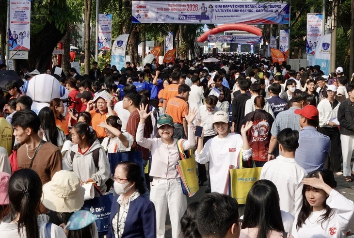 Ngày hội tư vấn tuyển sinh 2026 tại TP.HCM: Chọn đúng ngành là chọn đúng tương lai Ngày hội tư vấn tuyển sinh 2026 tại TP.HCM: Chọn đúng ngành là chọn đúng tương lai