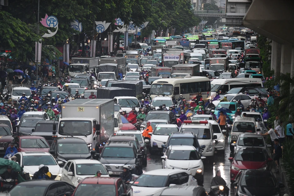 Ngày mai học sinh TP Hà Nội nghỉ học để đảm bảo an toàn mùa bão Ngày mai học sinh TP Hà Nội nghỉ học để đảm bảo an toàn mùa bão