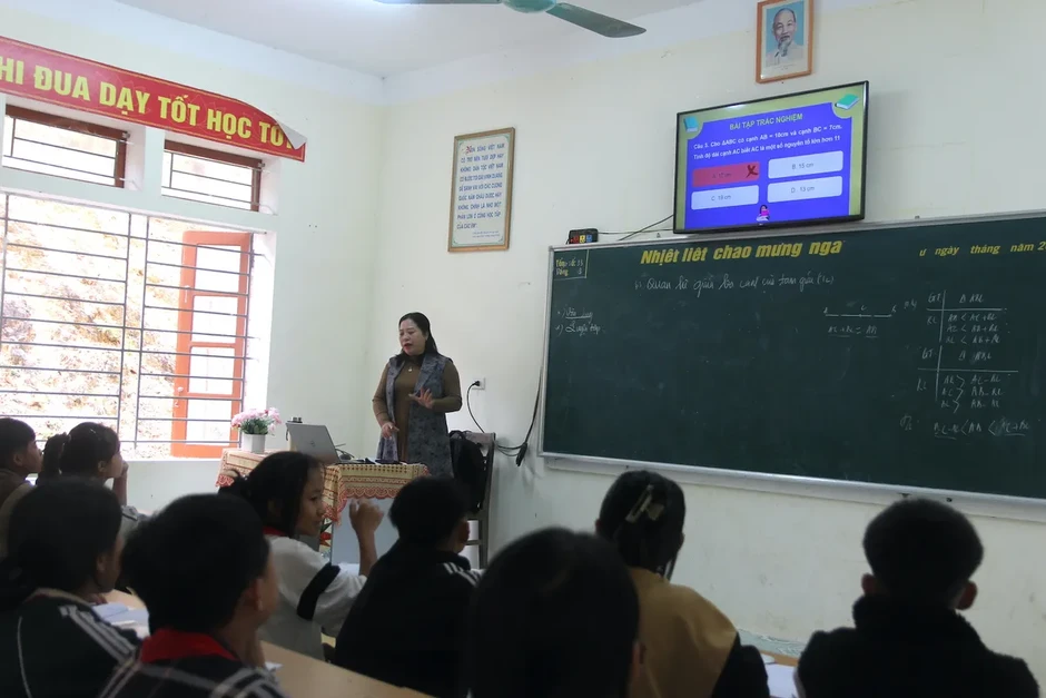 Nghệ An: Hơn 200.000 học sinh được miễn phí sử dụng sách giáo khoa Nghệ An: Hơn 200.000 học sinh được miễn phí sử dụng sách giáo khoa