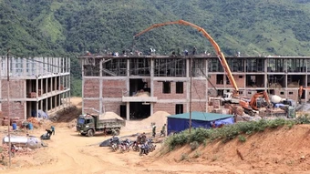 Nghệ An quyết tâm đưa các hạng mục ưu tiên của trường phổ thông nội trú liên cấp vào sử dụng trước ngày 30/8