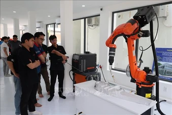 Nghị quyết 71-NQ/TW: Cơ hội để sinh viên tiếp cận các công nghệ hiện đại