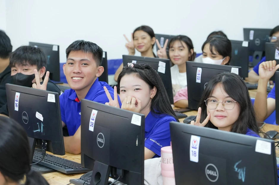 Nghịch lý nghề xây dựng: Học xong có việc làm ngay vẫn chật vật tuyển sinh Nghịch lý nghề xây dựng: Học xong có việc làm ngay vẫn chật vật tuyển sinh