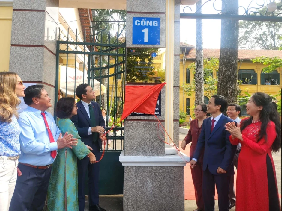Ngôi trường hơn 90 năm tuổi tại TP.HCM nhận chứng nhận giáo dục tiếng Pháp chuẩn quốc tế
