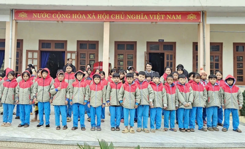Người thầy gần 3 thập kỷ “gieo chữ” nơi biên thùy Người thầy gần 3 thập kỷ “gieo chữ” nơi biên thùy