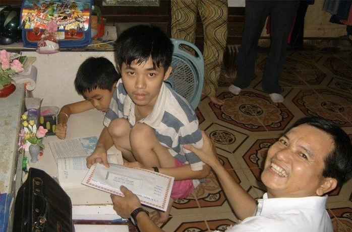 Người thầy kính yêu Bùi Ngọc Thạch và Hành trình giáo dục đầy cảm hứng Người thầy kính yêu Bùi Ngọc Thạch và Hành trình giáo dục đầy cảm hứng