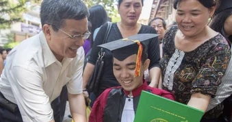 Người thầy kính yêu: "Thầy mong được làm bạn với con"