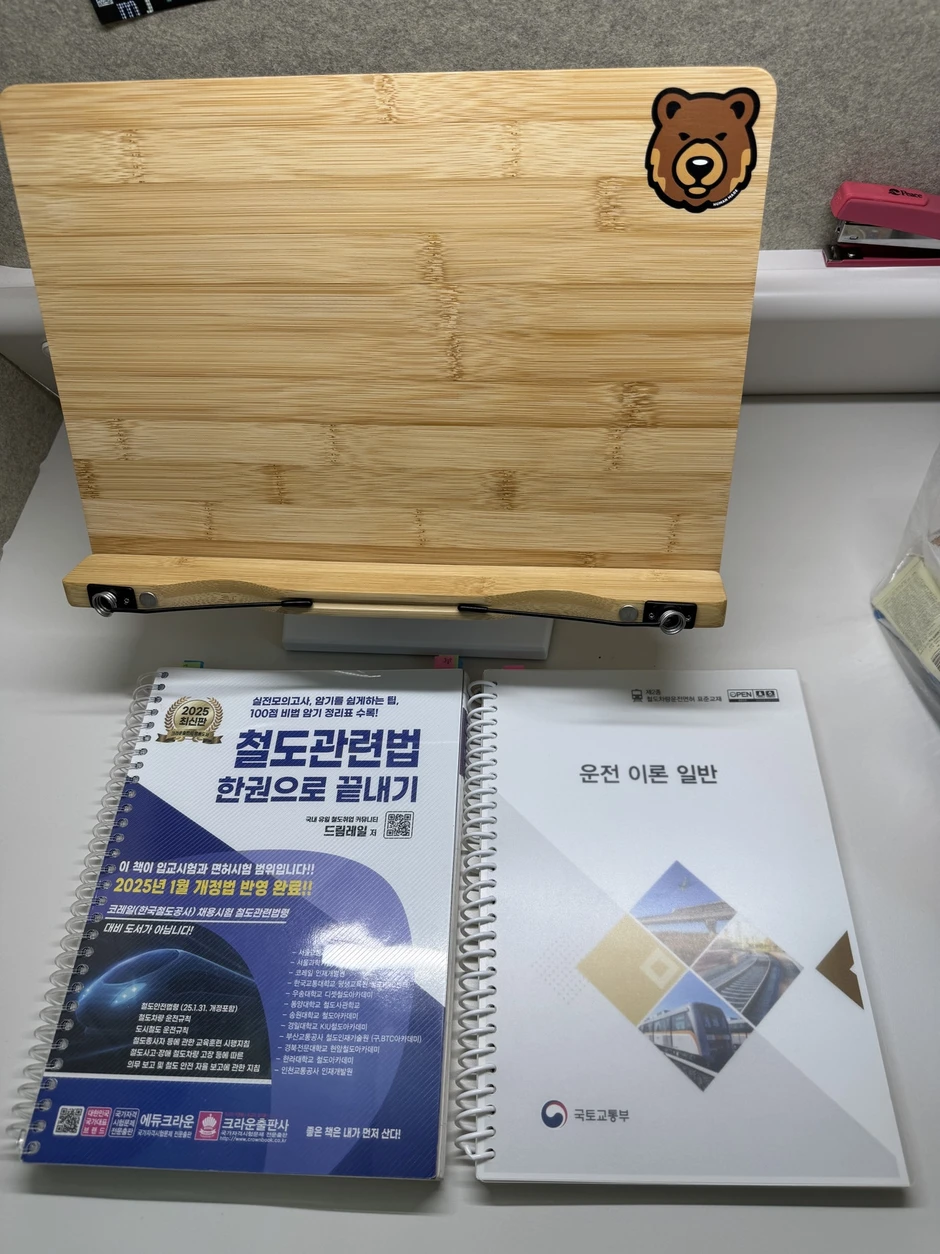Người trẻ rời công việc danh giá, chọn việc phù hợp xa công sở Người trẻ rời công việc danh giá, chọn việc phù hợp xa công sở