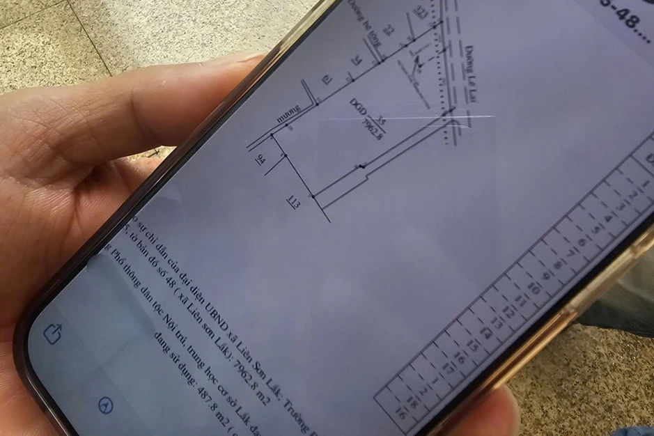 Nguyên hiệu trưởng chiếm gần 500m2 đất của trường, ở 15 năm không chịu trả Nguyên hiệu trưởng chiếm gần 500m2 đất của trường, ở 15 năm không chịu trả