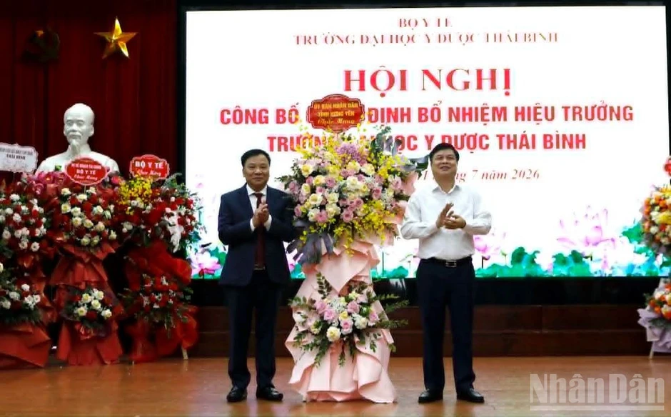 Nhà giáo ưu tú, Phó Giáo sư, Tiến sĩ Nguyễn Duy Cường được bổ nhiệm Hiệu trưởng Trường đại học Y Dược Thái Bình Nhà giáo ưu tú, Phó Giáo sư, Tiến sĩ Nguyễn Duy Cường được bổ nhiệm Hiệu trưởng Trường đại học Y Dược Thái Bình