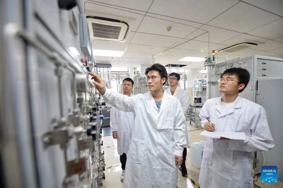Nhà khoa học dưới 35 tuổi có thể nhận 100 tỷ đồng nghiên cứu trong 15 năm Nhà khoa học dưới 35 tuổi có thể nhận 100 tỷ đồng nghiên cứu trong 15 năm