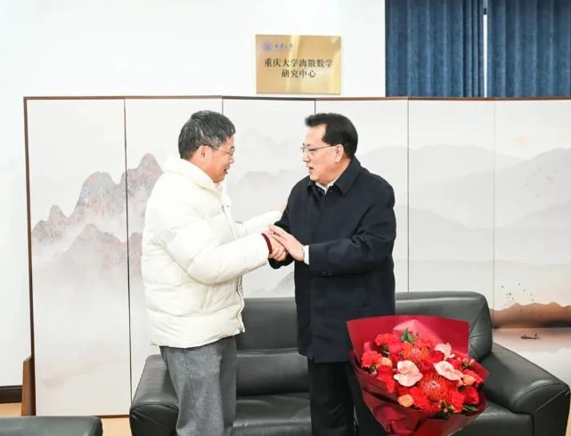 Nhà toán học đoạt giải lớn rời Mỹ, trở về quê nhà giảng dạy Nhà toán học đoạt giải lớn rời Mỹ, trở về quê nhà giảng dạy