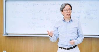 Nhà toán học trở thành giáo sư khi 29 tuổi về nước sau gần 40 năm ở Mỹ