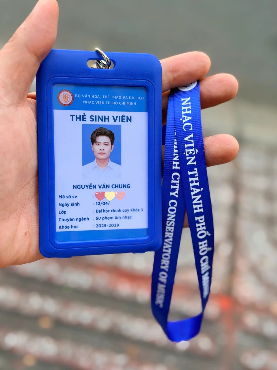 Nhạc sĩ Nguyễn Văn Chung sốc khi bạn cùng lớp nói “anh bằng tuổi mẹ em”