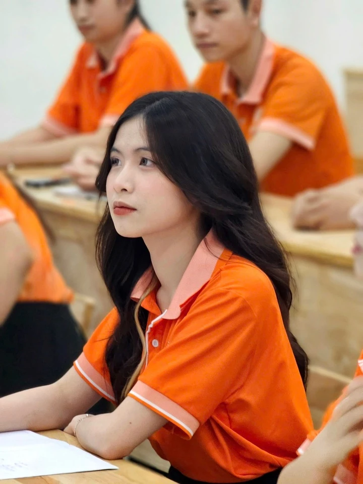 Nhan sắc và học vấn ấn tượng của tân Hoa khôi Đại học Đại Nam Nhan sắc và học vấn ấn tượng của tân Hoa khôi Đại học Đại Nam