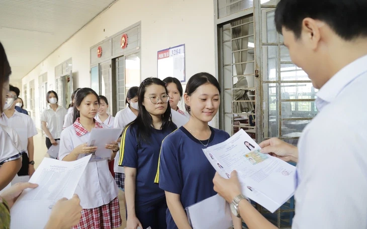 Nhiều điểm mới thi tốt nghiệp THPT 2026: Tích hợp giấy tờ, công bố điểm sớm hơn 12 ngày Nhiều điểm mới thi tốt nghiệp THPT 2026: Tích hợp giấy tờ, công bố điểm sớm hơn 12 ngày