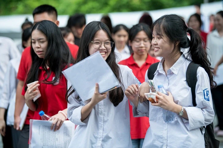 Nhiều điểm mới thi tốt nghiệp THPT 2026: Tích hợp giấy tờ, công bố điểm sớm hơn 12 ngày Nhiều điểm mới thi tốt nghiệp THPT 2026: Tích hợp giấy tờ, công bố điểm sớm hơn 12 ngày