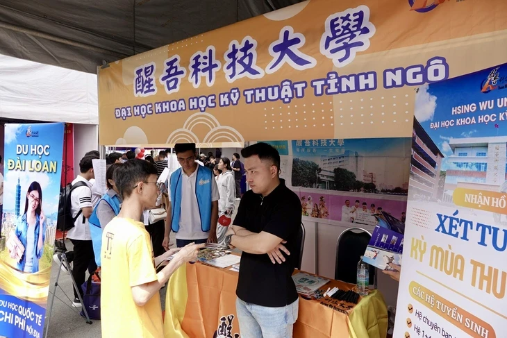 Nhiều học bổng du học Đài Loan, Nga tại ngày hội tư vấn tuyển sinh 2026 Nhiều học bổng du học Đài Loan, Nga tại ngày hội tư vấn tuyển sinh 2026