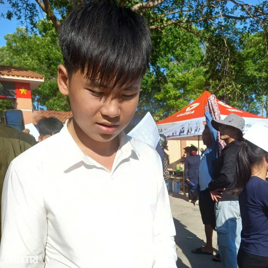 Nhiều thí sinh tự tin với bài thi môn tiếng Anh vào lớp 10 Nhiều thí sinh tự tin với bài thi môn tiếng Anh vào lớp 10