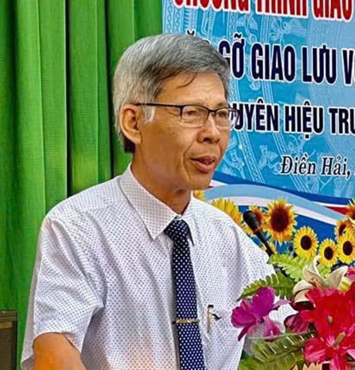Nhớ bụi phấn trên mái tóc thầy cô - Kỳ cuối: Thầy hiệu trưởng trường làng Nhớ bụi phấn trên mái tóc thầy cô - Kỳ cuối: Thầy hiệu trưởng trường làng