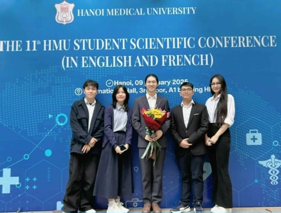 Nhóm sinh viên Y Hà Nội công bố quốc tế về ung thư dạ dày Nhóm sinh viên Y Hà Nội công bố quốc tế về ung thư dạ dày
