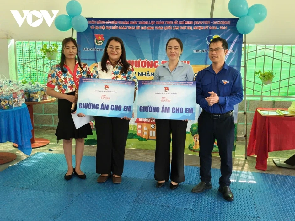 Những cô giáo Chăm đến với những đứa trẻ thiệt thòi bằng cả trái tim Những cô giáo Chăm đến với những đứa trẻ thiệt thòi bằng cả trái tim