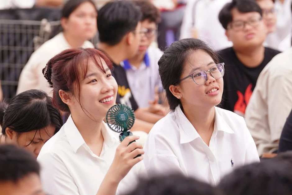 Những lưu ý quan trọng cho thí sinh khi sắp công bố điểm chuẩn đại học 2026 Những lưu ý quan trọng cho thí sinh khi sắp công bố điểm chuẩn đại học 2026