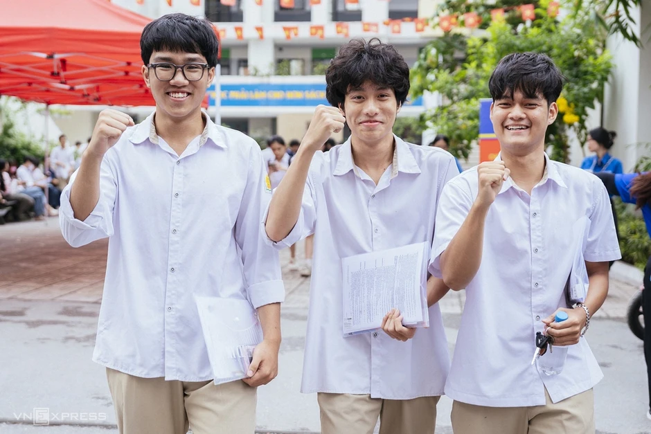 Những ngành học lấy điểm chuẩn 'suýt soát' tuyệt đối Những ngành học lấy điểm chuẩn 'suýt soát' tuyệt đối