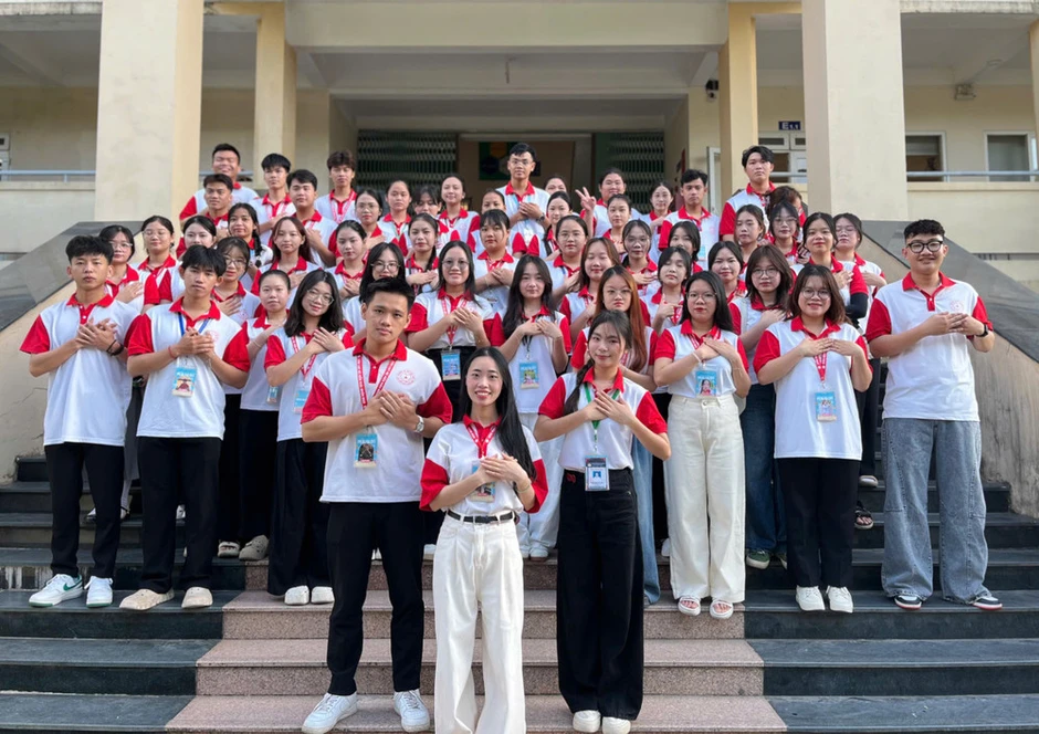 Nơi thanh xuân được viết bằng những trang rực rỡ