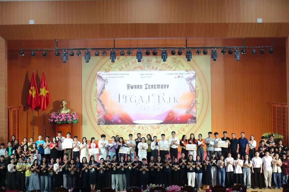 Nơi thanh xuân được viết bằng những trang rực rỡ
