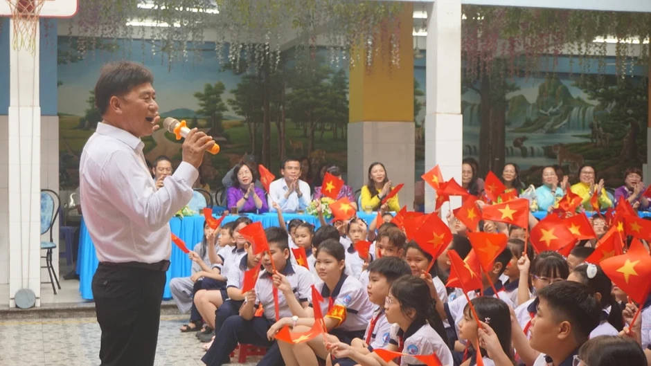 NSND Tạ Minh Tâm: Cảm xúc chân thực là chìa khóa để mở lòng các em NSND Tạ Minh Tâm: Cảm xúc chân thực là chìa khóa để mở lòng các em