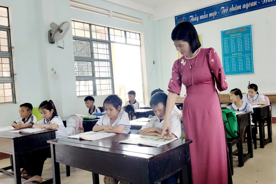 Nữ giáo viên một tay và ám ảnh tai nạn giữa rừng sâu