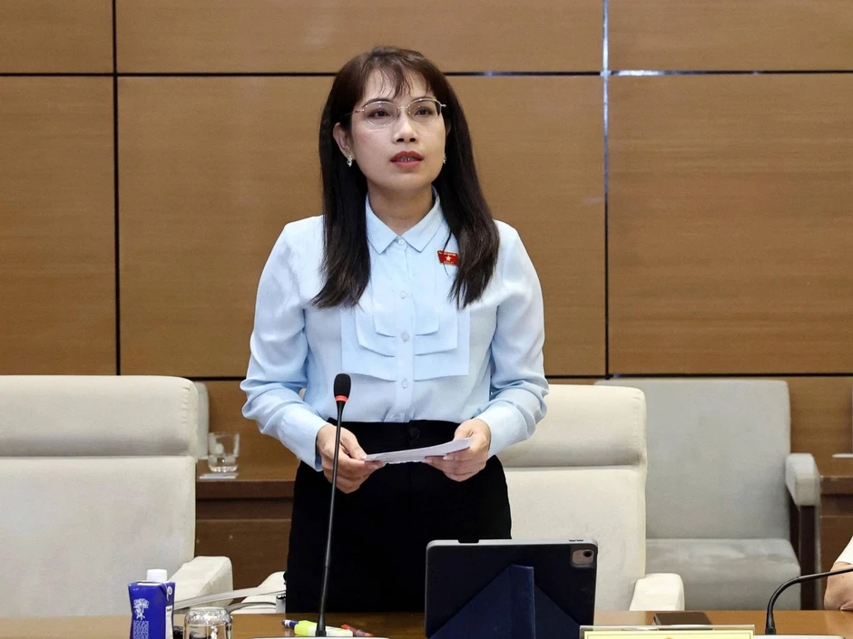 Nữ hiệu trưởng phổ thông duy nhất 3 khóa liên tiếp trúng cử đại biểu Quốc hội Nữ hiệu trưởng phổ thông duy nhất 3 khóa liên tiếp trúng cử đại biểu Quốc hội