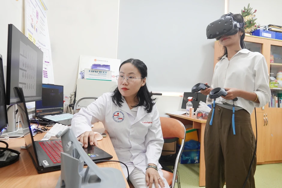 Nữ phó giáo sư “đi đến đâu rinh giải đến đó” tiếp tục chinh phục giải ASEAN Nữ phó giáo sư “đi đến đâu rinh giải đến đó” tiếp tục chinh phục giải ASEAN
