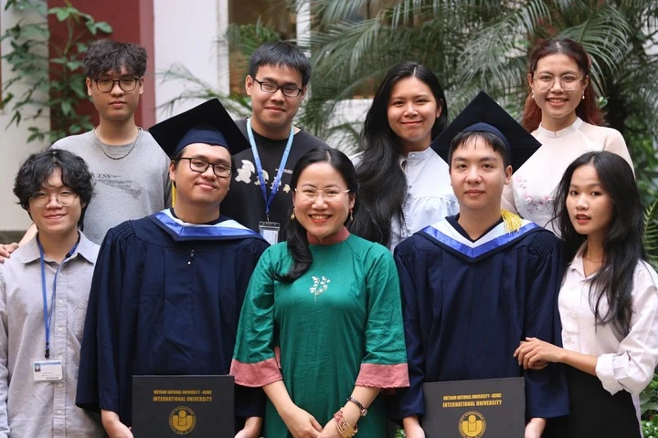 Nữ Phó giáo sư thần kinh học 'nuôi' AI chẩn đoán bệnh não người Việt Nữ Phó giáo sư thần kinh học 'nuôi' AI chẩn đoán bệnh não người Việt
