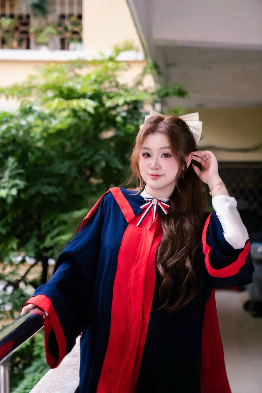 Nữ sinh chuyên Văn giành học bổng kinh tế danh giá bậc nhất Hà Lan, chỉ có 4 suất toàn cầu mỗi năm Nữ sinh chuyên Văn giành học bổng kinh tế danh giá bậc nhất Hà Lan, chỉ có 4 suất toàn cầu mỗi năm