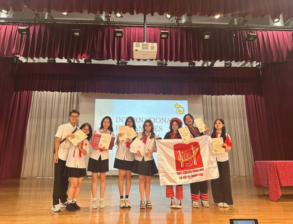 Nữ sinh chuyên Văn giành học bổng kinh tế danh giá bậc nhất Hà Lan, chỉ có 4 suất toàn cầu mỗi năm Nữ sinh chuyên Văn giành học bổng kinh tế danh giá bậc nhất Hà Lan, chỉ có 4 suất toàn cầu mỗi năm