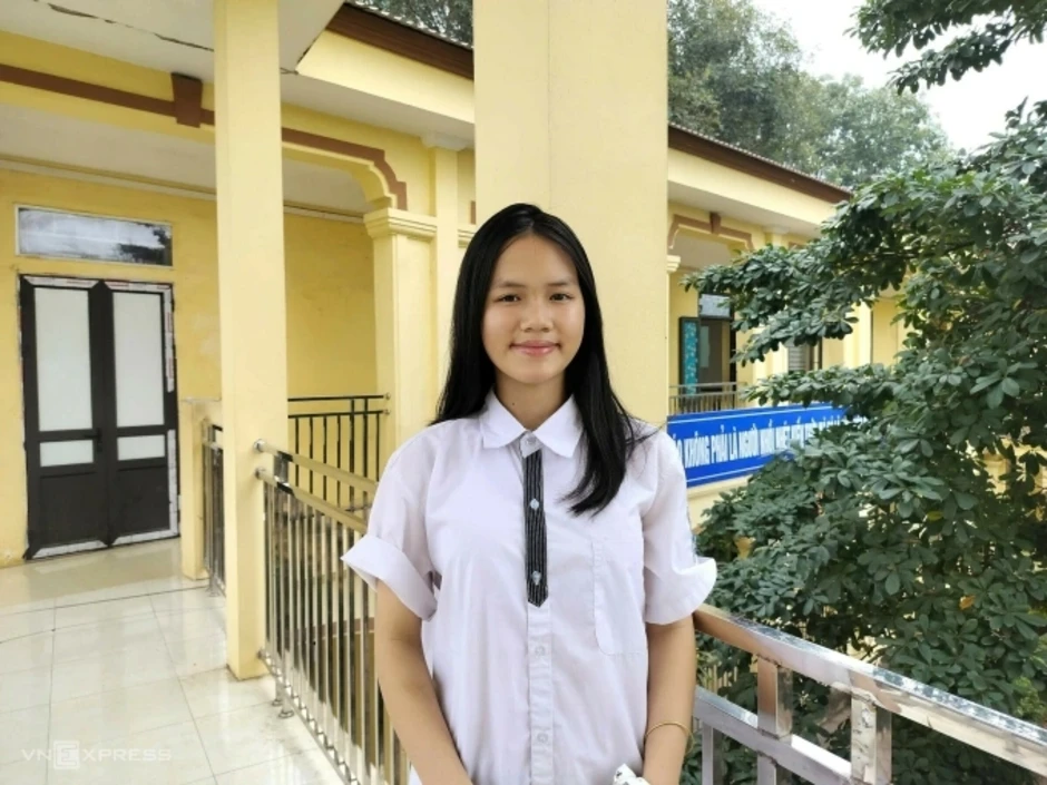 Nữ sinh đạt thành tích 'chưa từng có' ở ngôi trường miền núi Nữ sinh đạt thành tích 'chưa từng có' ở ngôi trường miền núi