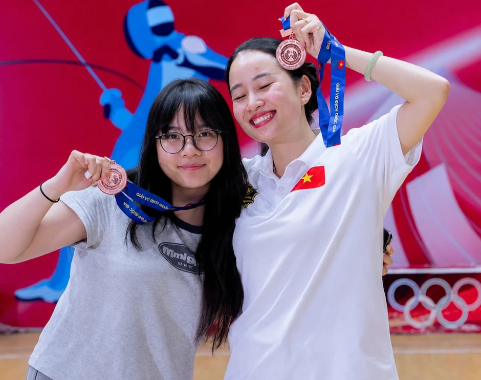 Nữ sinh giành huy chương quốc gia đấu kiếm muốn trở thành nhà ngoại giao Nữ sinh giành huy chương quốc gia đấu kiếm muốn trở thành nhà ngoại giao